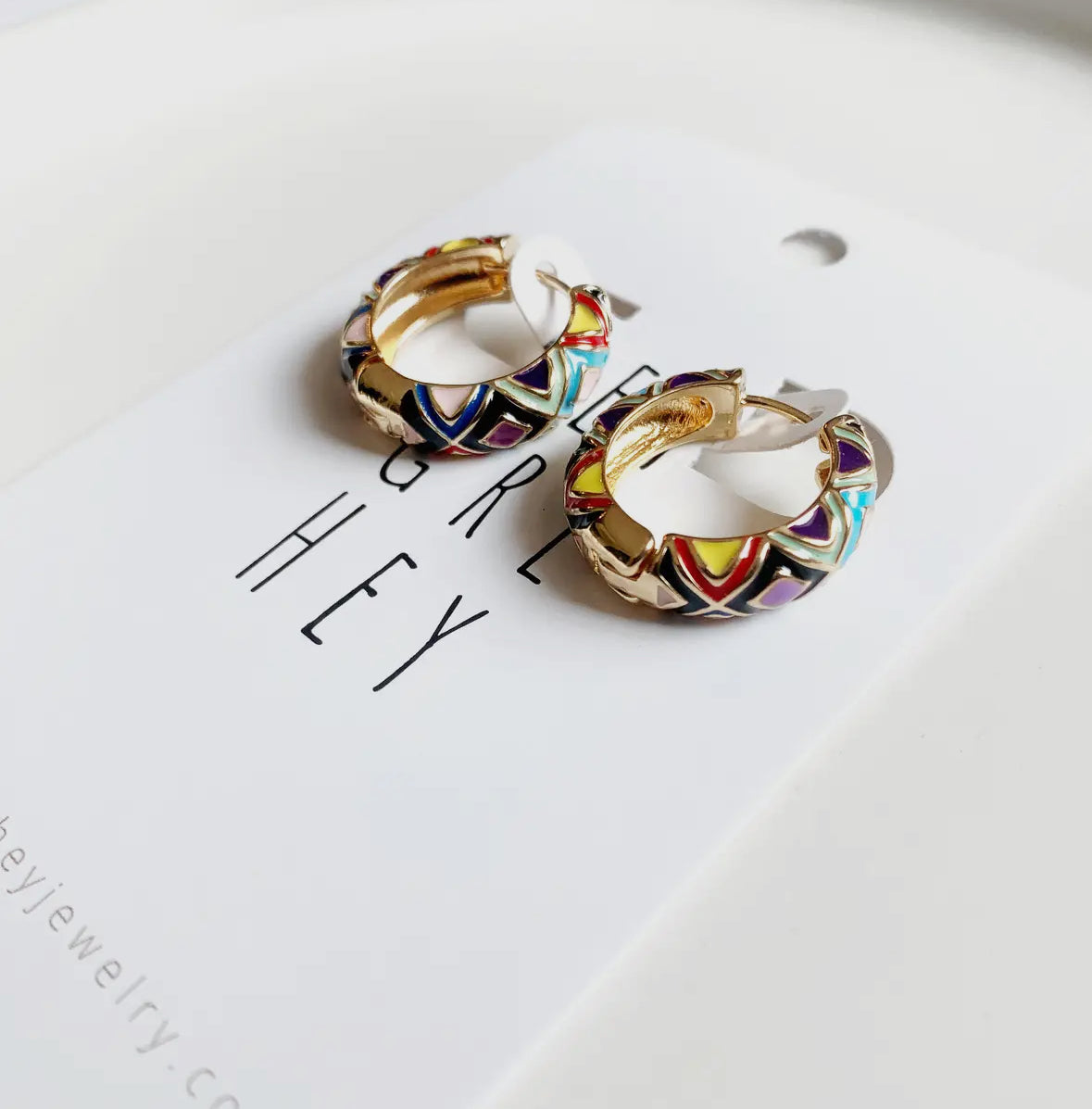 Gold stripe hoop earrings