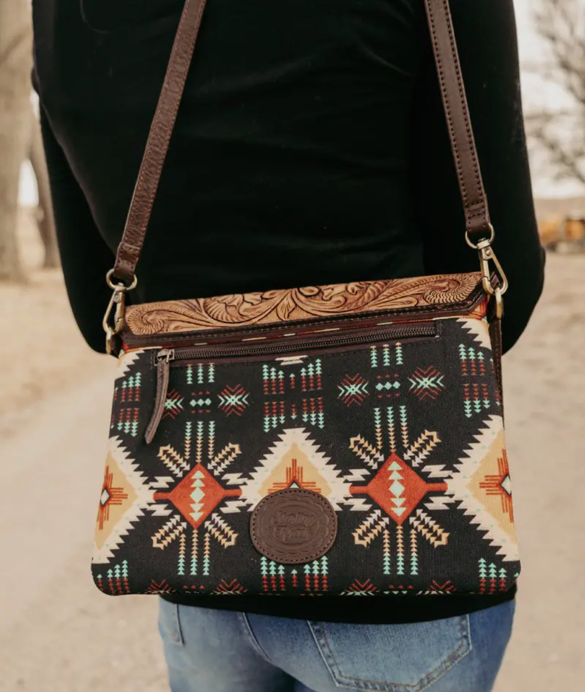 Horseshoe Crossbody