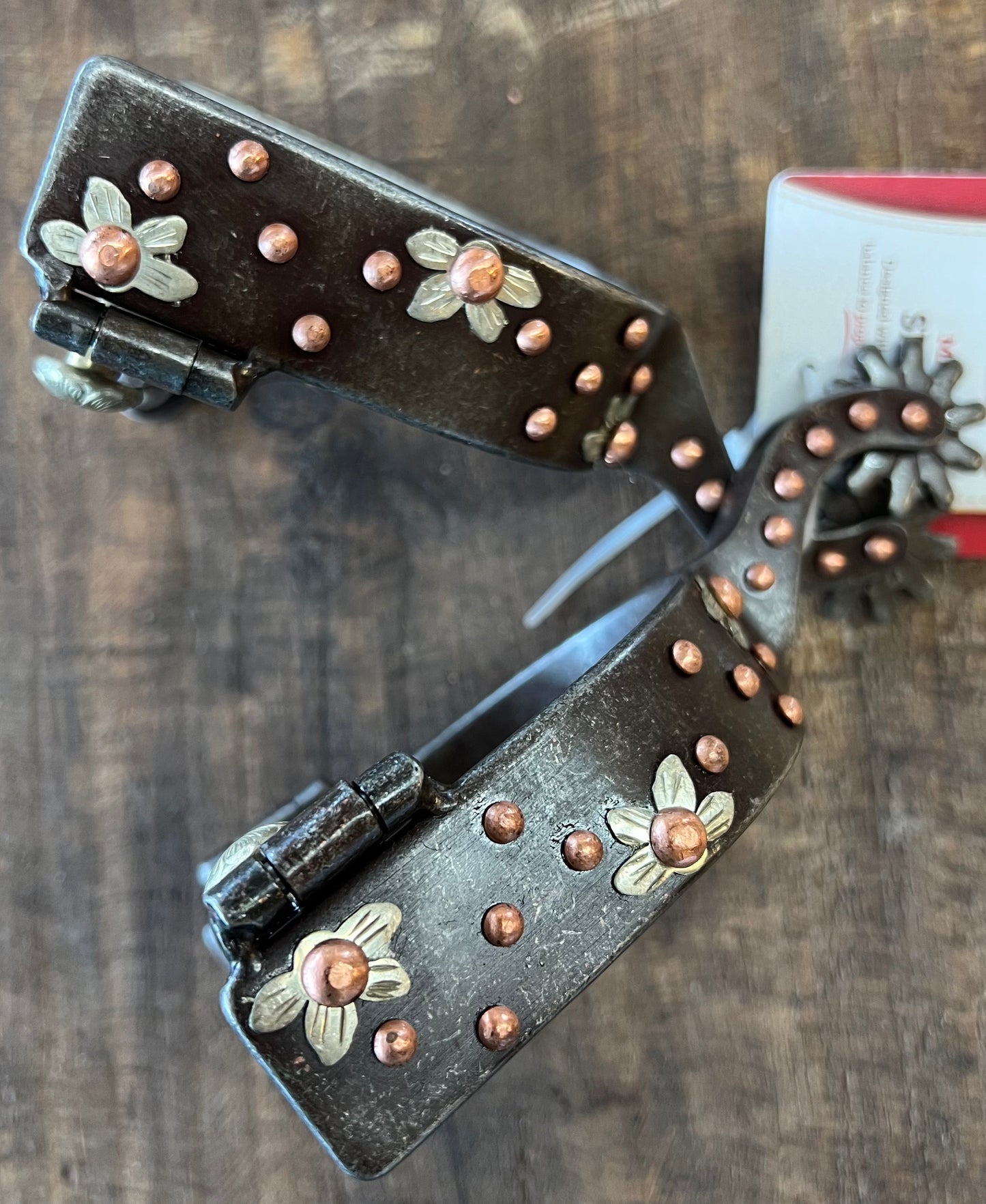 Brown Floral Buffed Spur