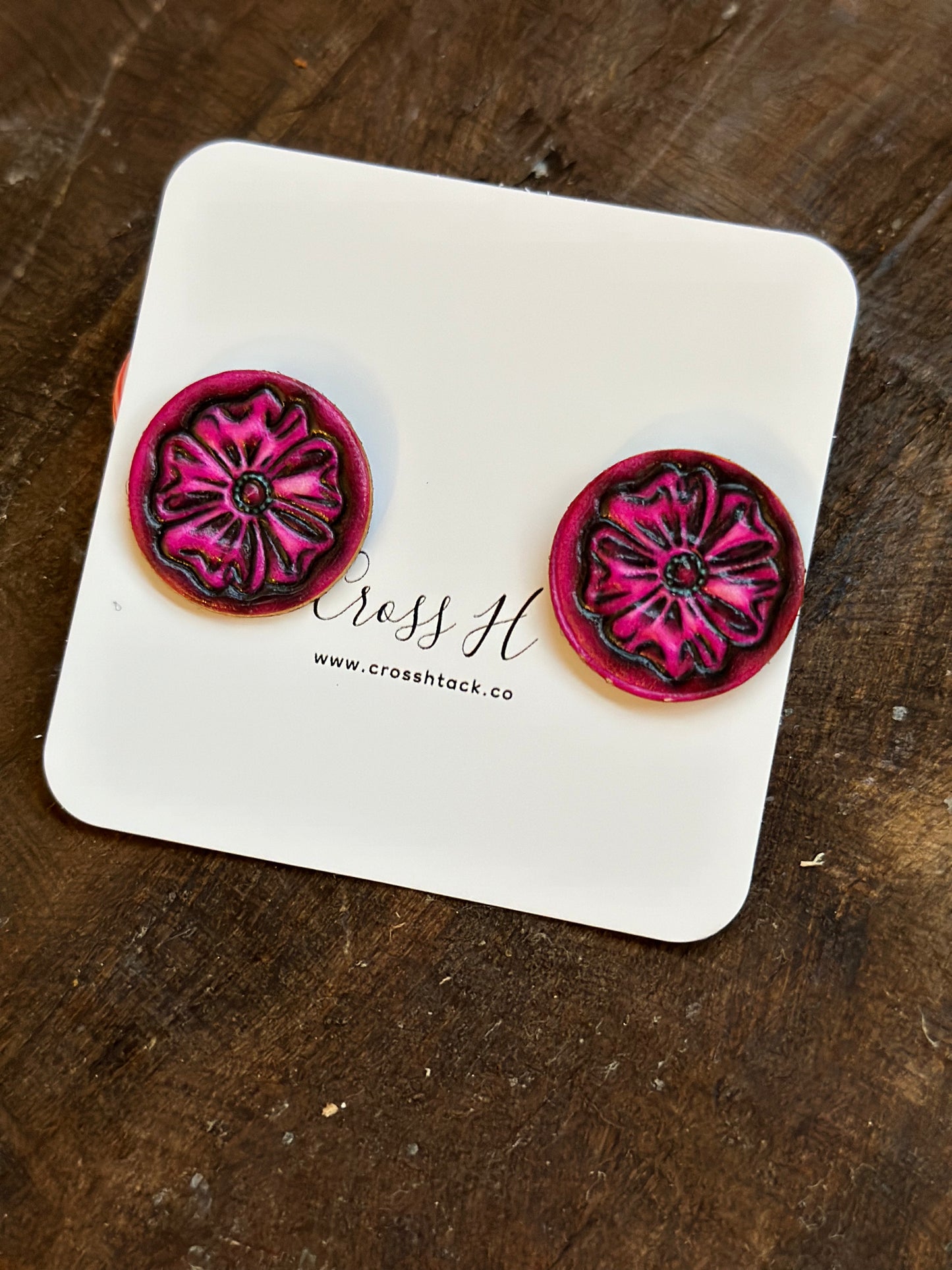 Pink tooled stud earring