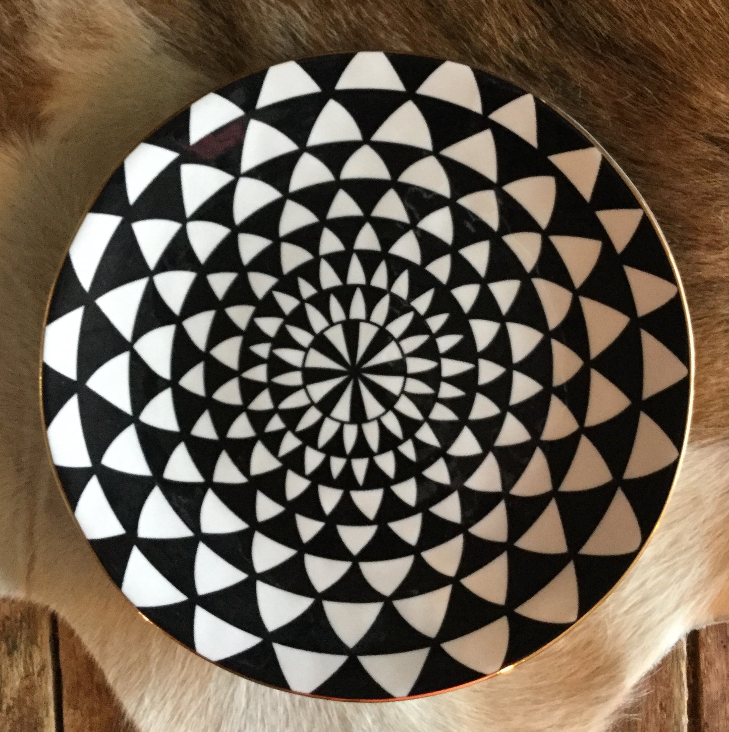 Round Stoneware Plates