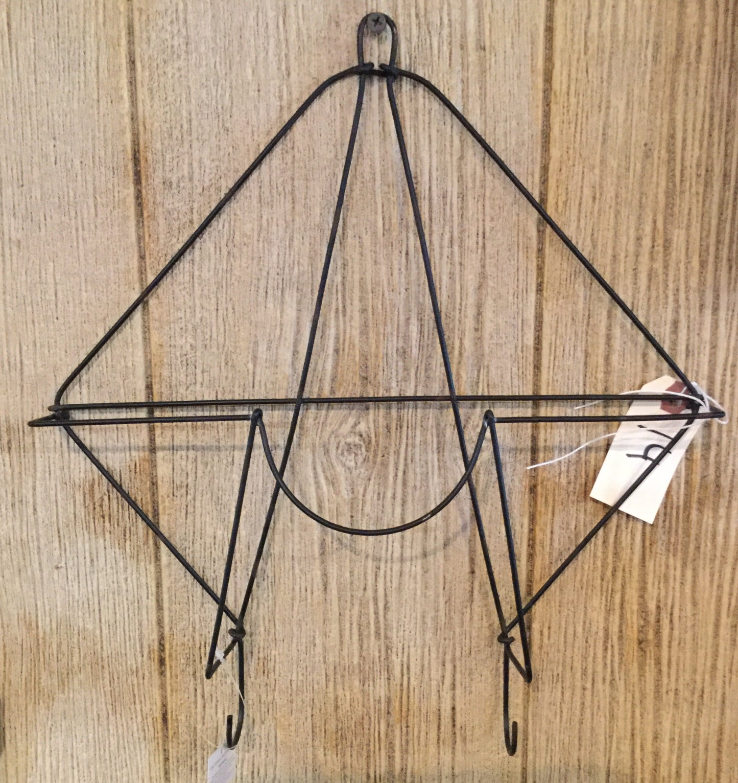 Primitive Wire Plate Hanger