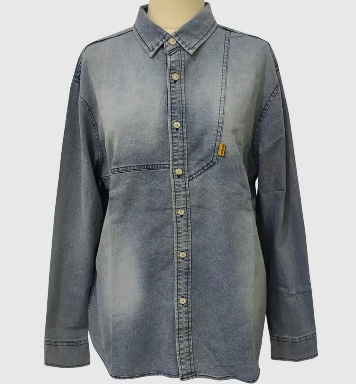 Western denim shirt ￼