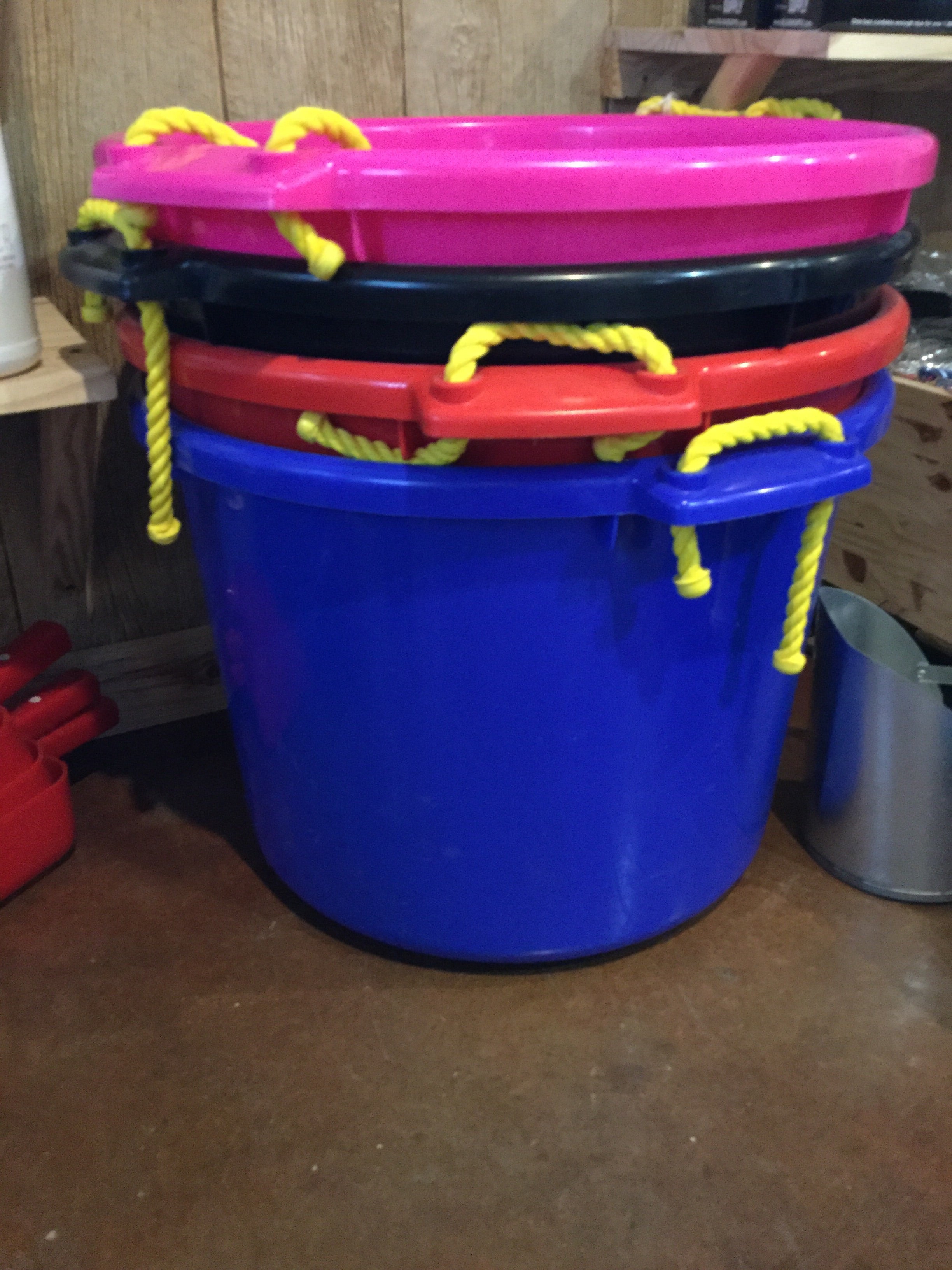 Muck Bucket – Cross H Tack & Decor