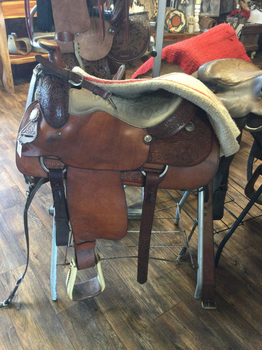 Hereford 15 1/2" Saddle